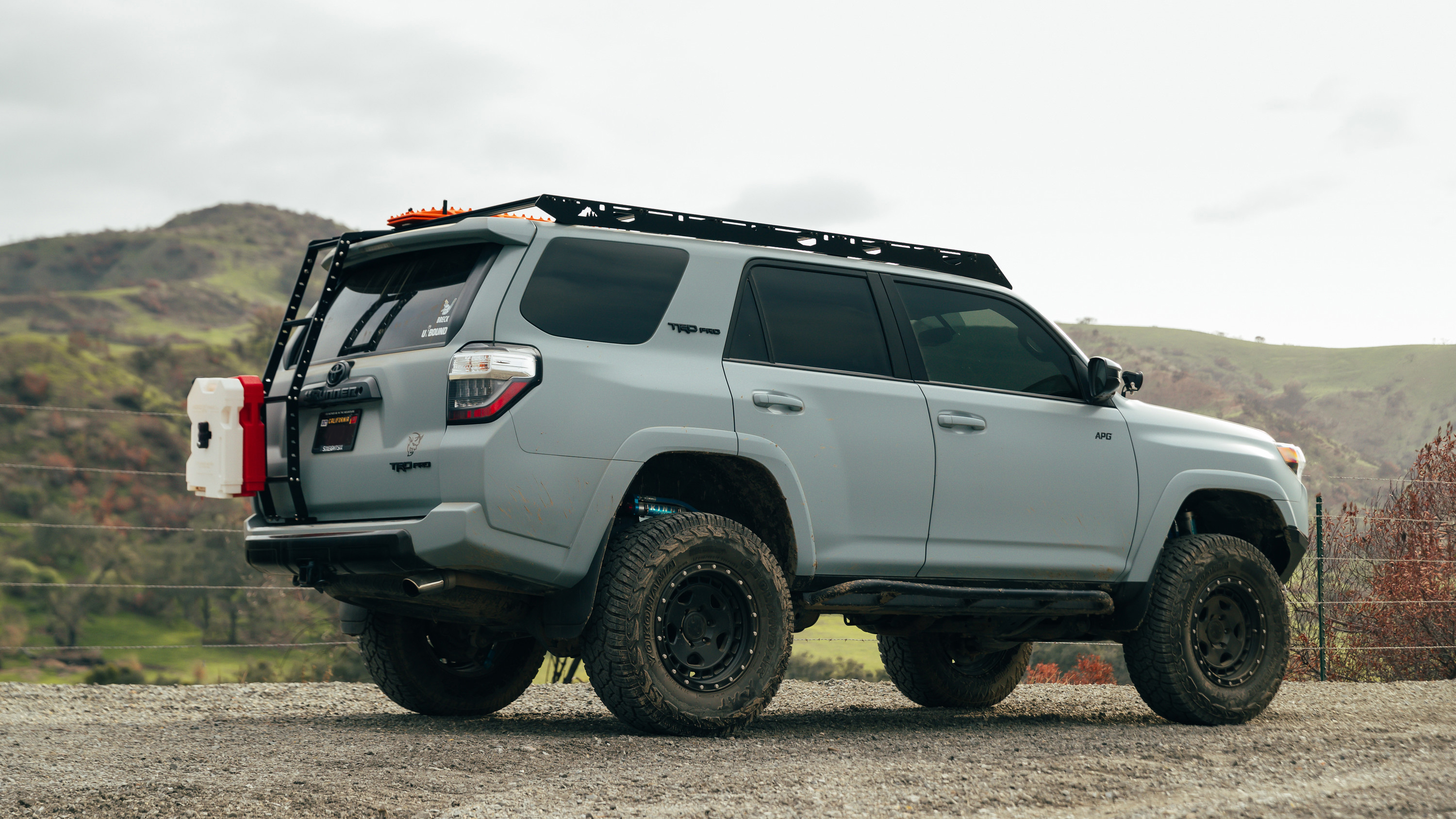 5th Gen Toyota 4Runner Roof Rack with ladder and jerry cans