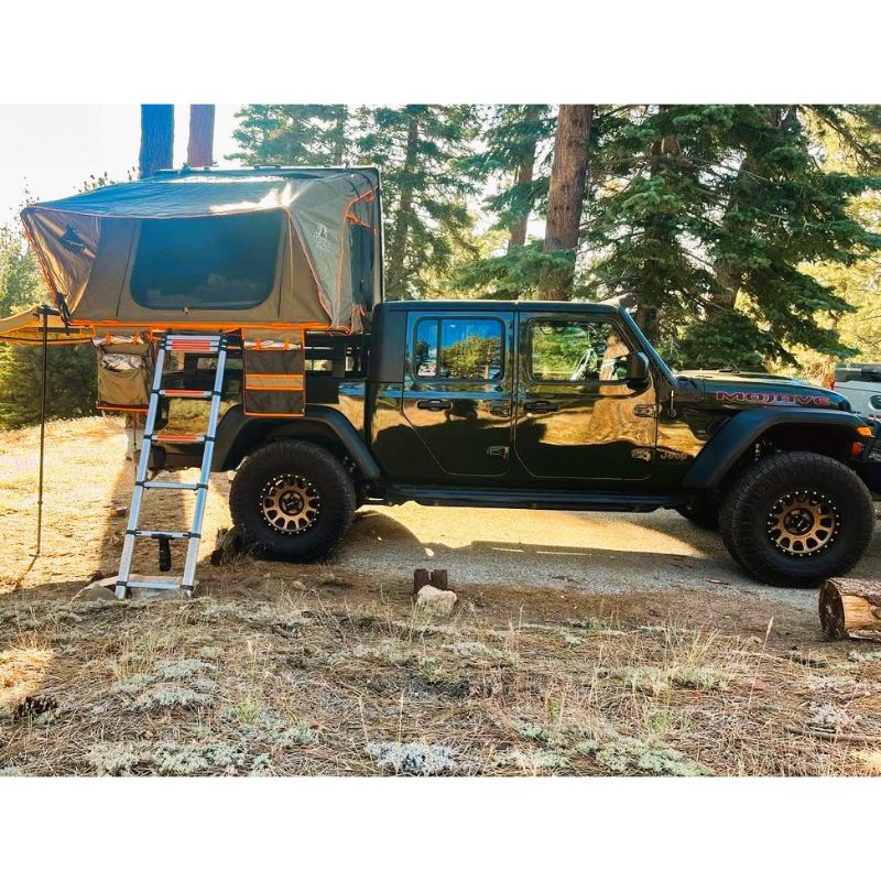 Jeep Gladiator SHIPROCK Mid Rack System MIDRACK TUWA PRO®️ side view installed with tent at campsite