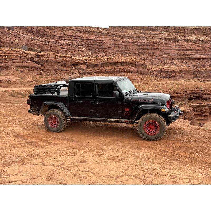 Jeep Gladiator SHIPROCK Mid Rack System MIDRACK TUWA PRO®️ side view installed outdoors